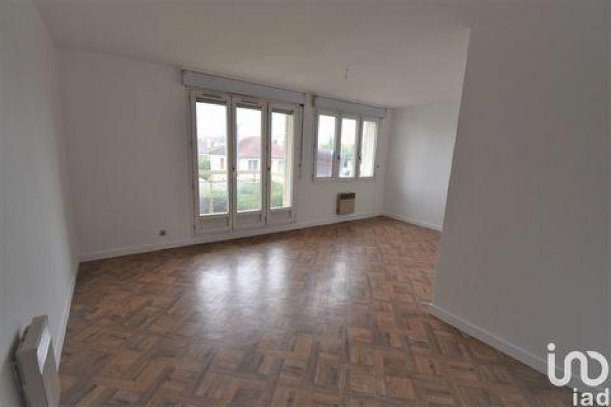 Picture of Condo For Sale in Creil, Picardie, France