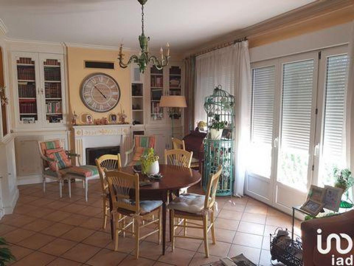 Picture of Condo For Sale in La Crau, Provence-Alpes-Cote d'Azur, France