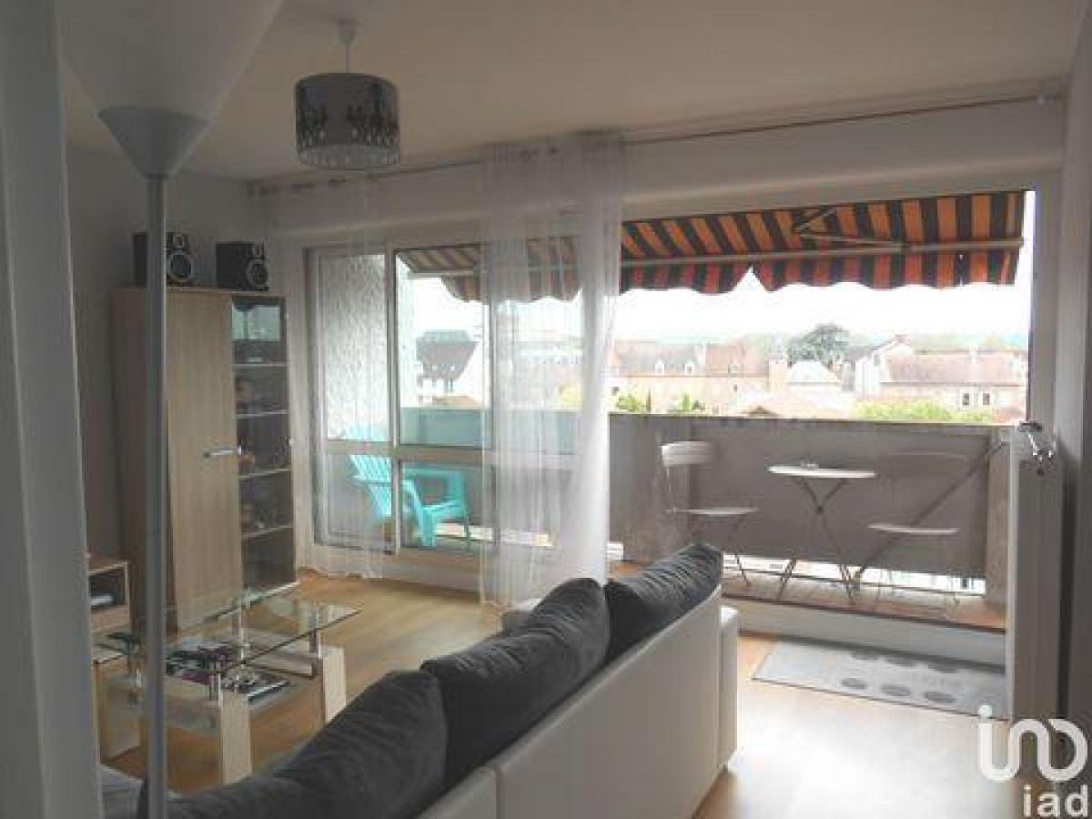 Picture of Condo For Sale in Moulins, Auvergne, France