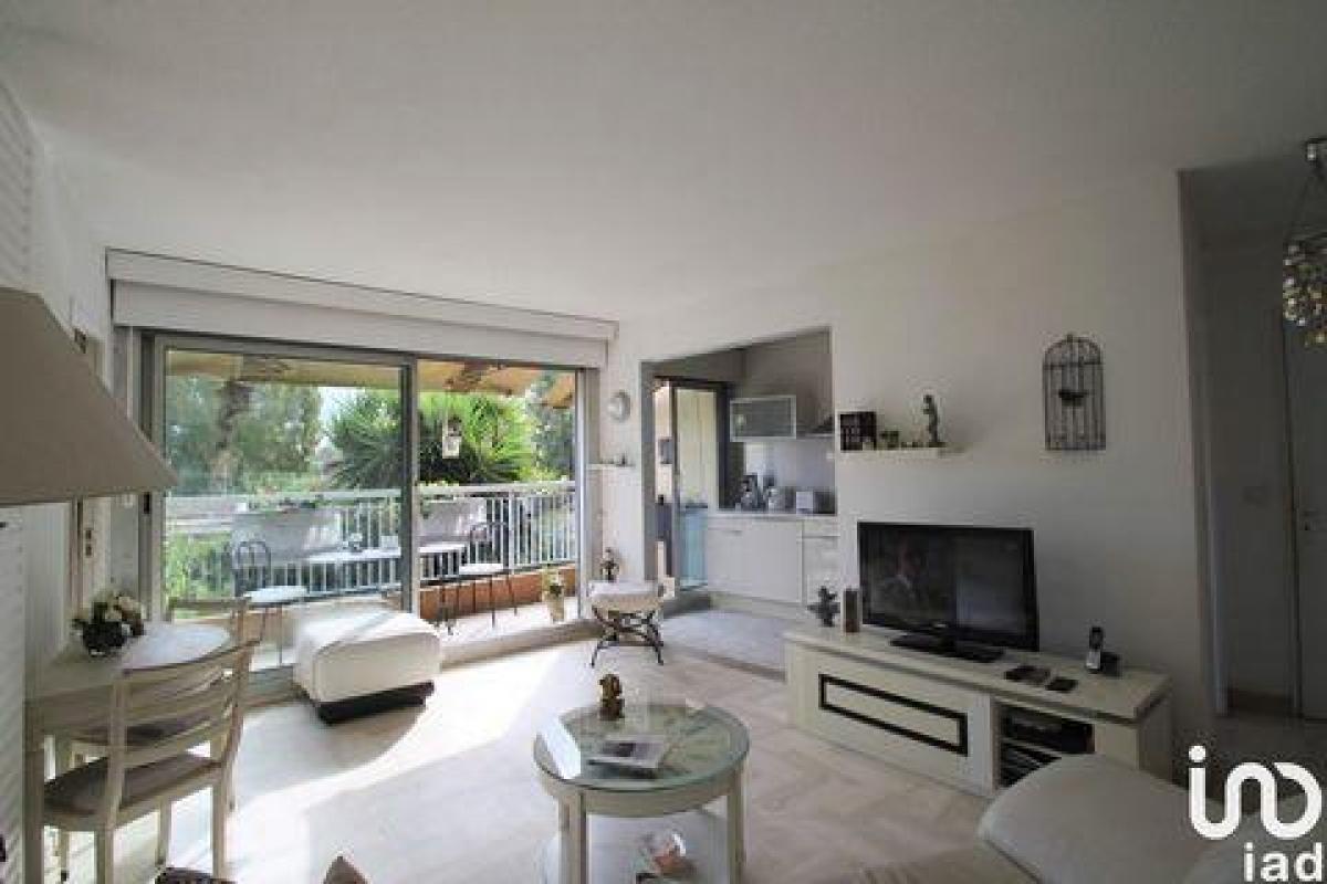 Picture of Condo For Sale in MANDELIEU LA NAPOULE, Cote d'Azur, France