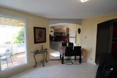 Condo For Sale in Hyeres, France