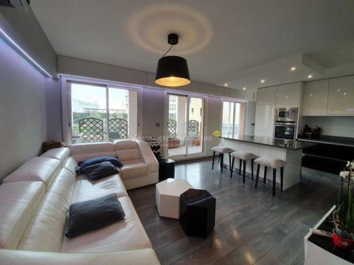 Picture of Condo For Sale in Aix En Provence, Cote d'Azur, France