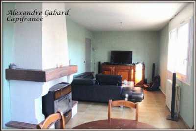 Condo For Sale in Pellegrue, France