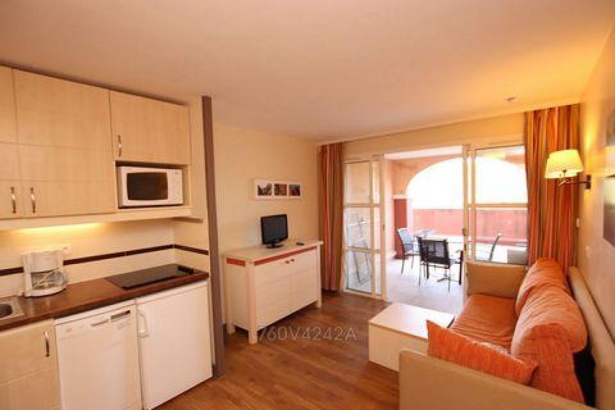 Picture of Apartment For Sale in Agay, Cote d'Azur, France