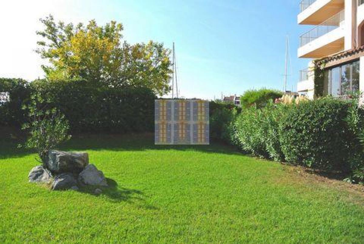 Picture of Condo For Sale in Cogolin, Provence-Alpes-Cote d'Azur, France