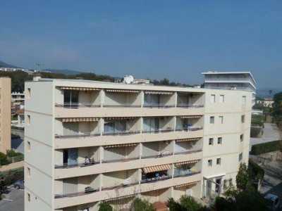 Apartment For Sale in Cavalaire Sur Mer, France