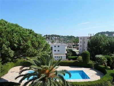 Condo For Sale in Cavalaire Sur Mer, France