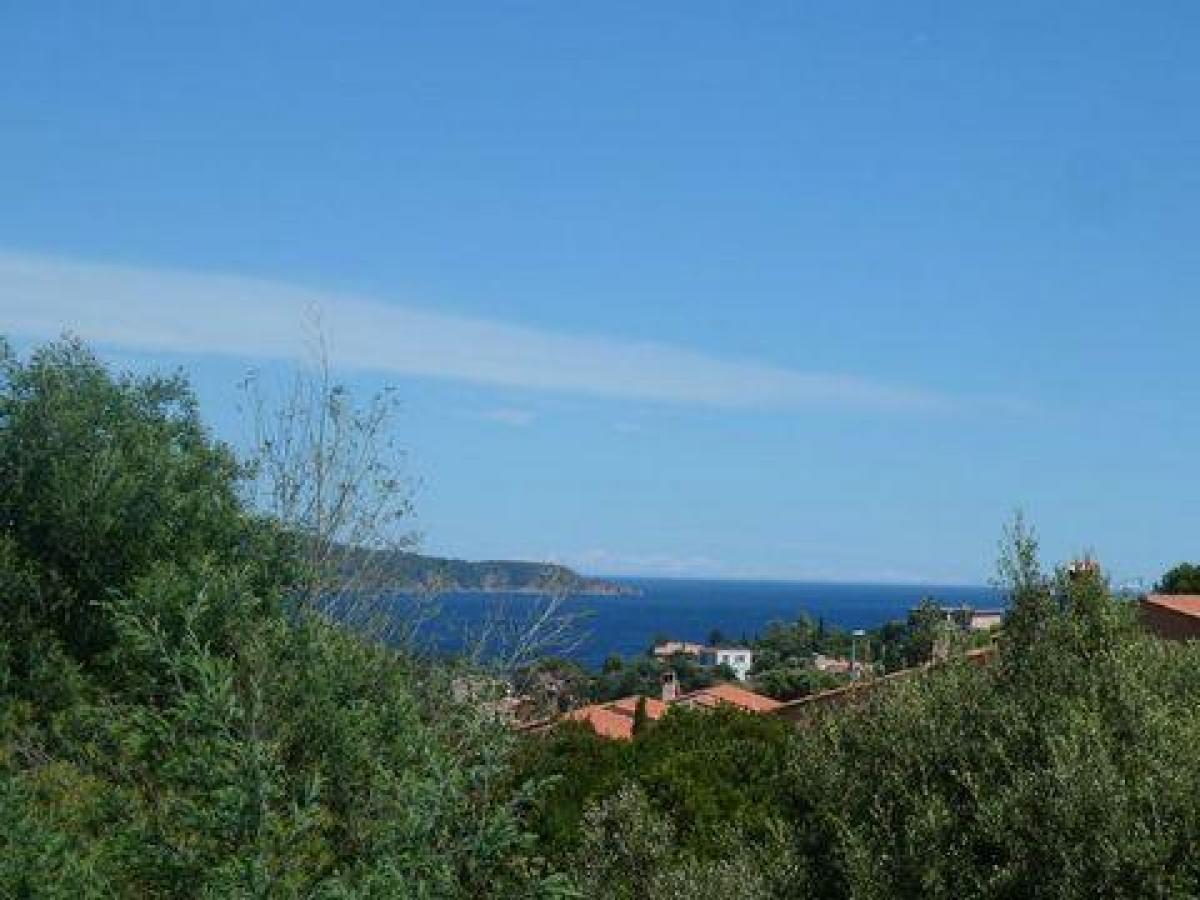 Picture of Condo For Sale in Cavalaire Sur Mer, Cote d'Azur, France
