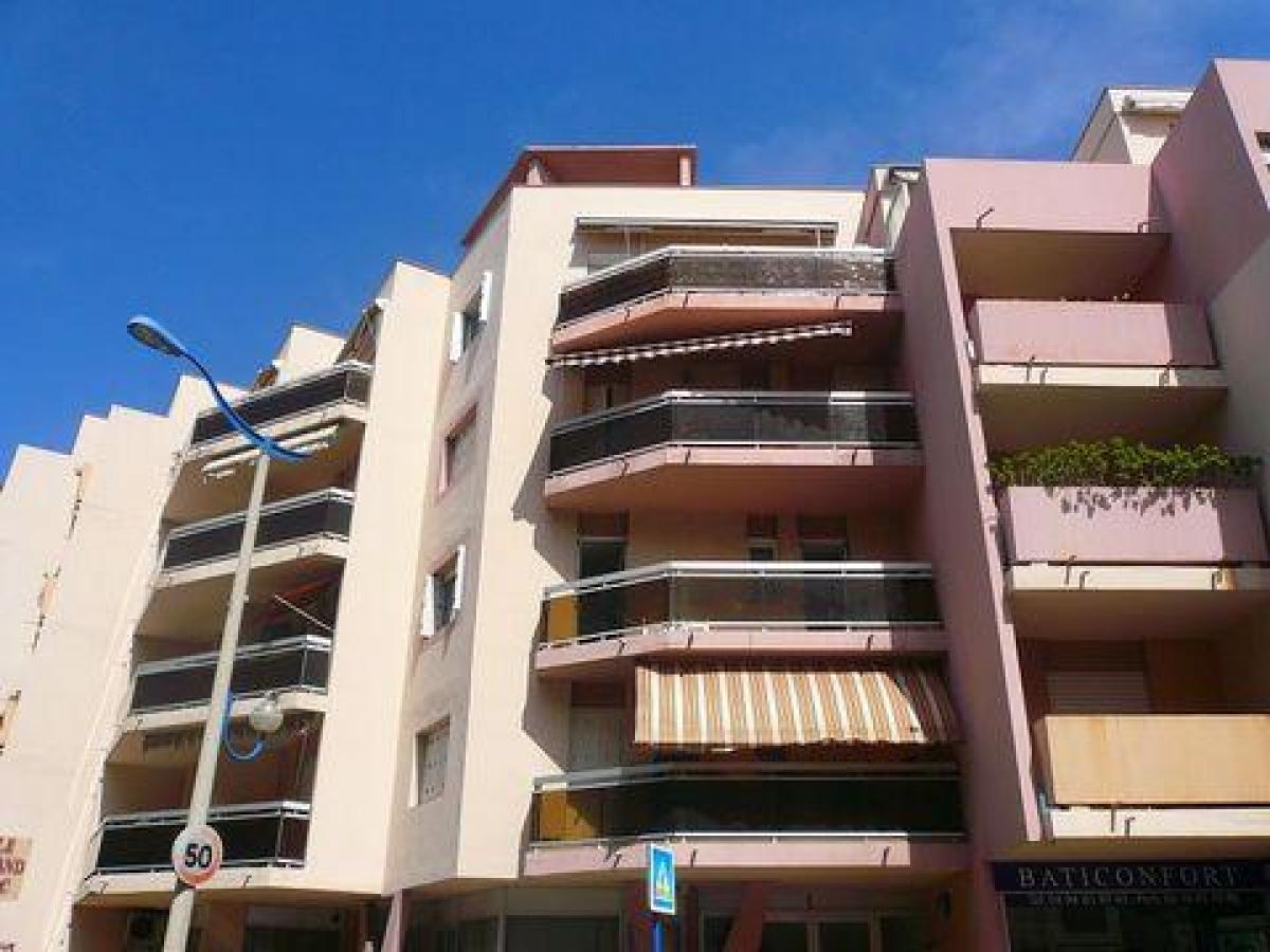 Picture of Apartment For Sale in Cavalaire Sur Mer, Cote d'Azur, France