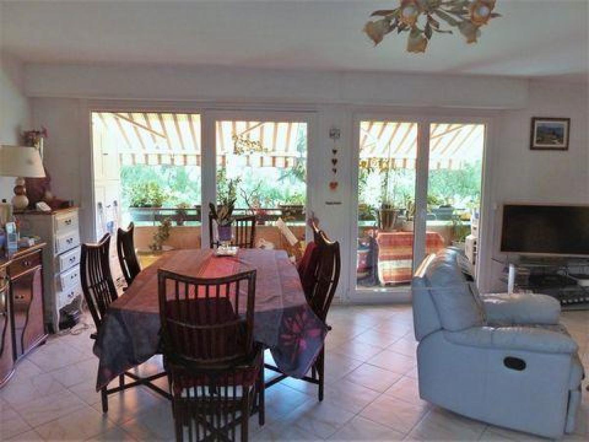 Picture of Condo For Sale in Cavalaire Sur Mer, Cote d'Azur, France