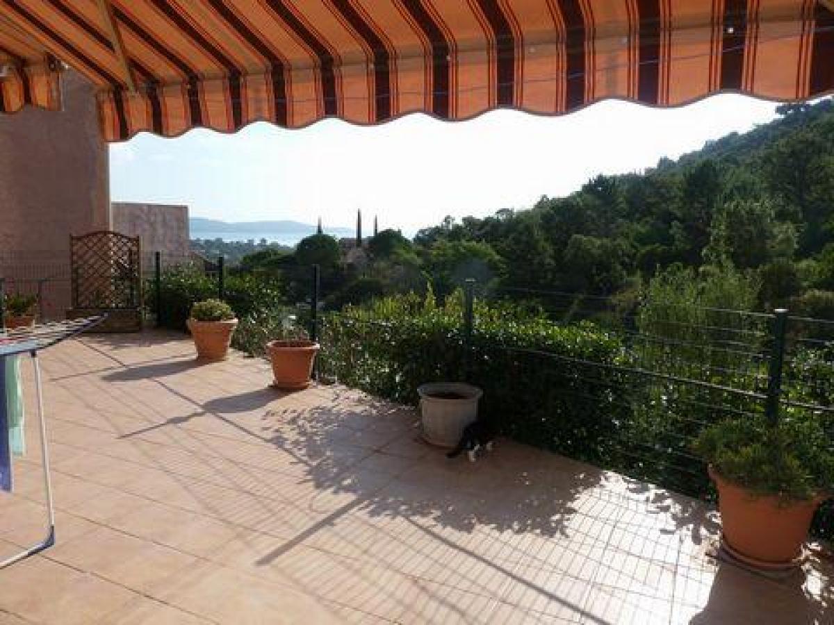 Picture of Condo For Sale in Cavalaire Sur Mer, Cote d'Azur, France