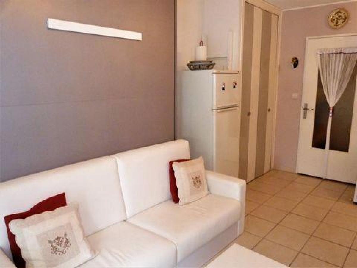 Picture of Apartment For Sale in Cavalaire Sur Mer, Cote d'Azur, France