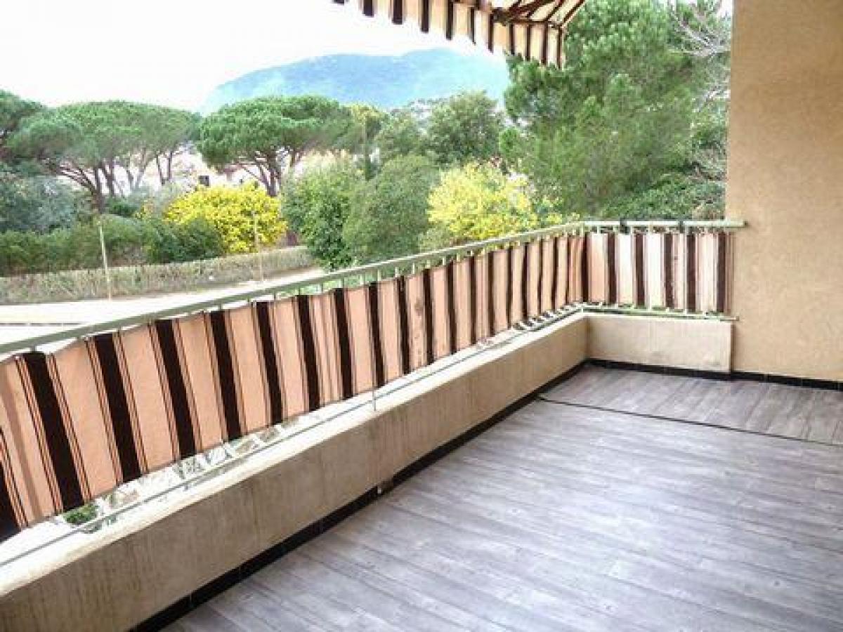 Picture of Condo For Sale in Cavalaire Sur Mer, Cote d'Azur, France