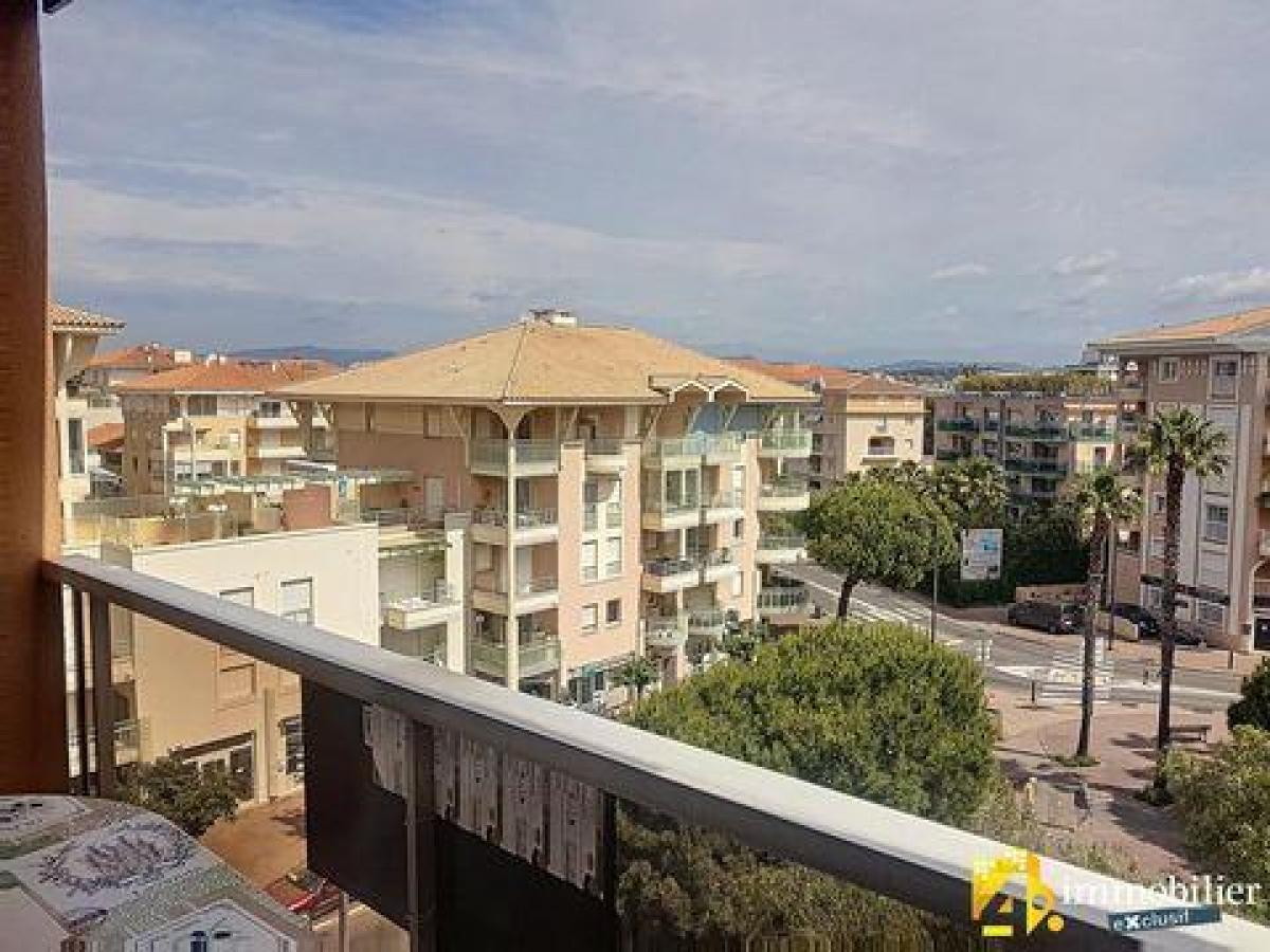 Picture of Apartment For Sale in Frejus, Cote d'Azur, France