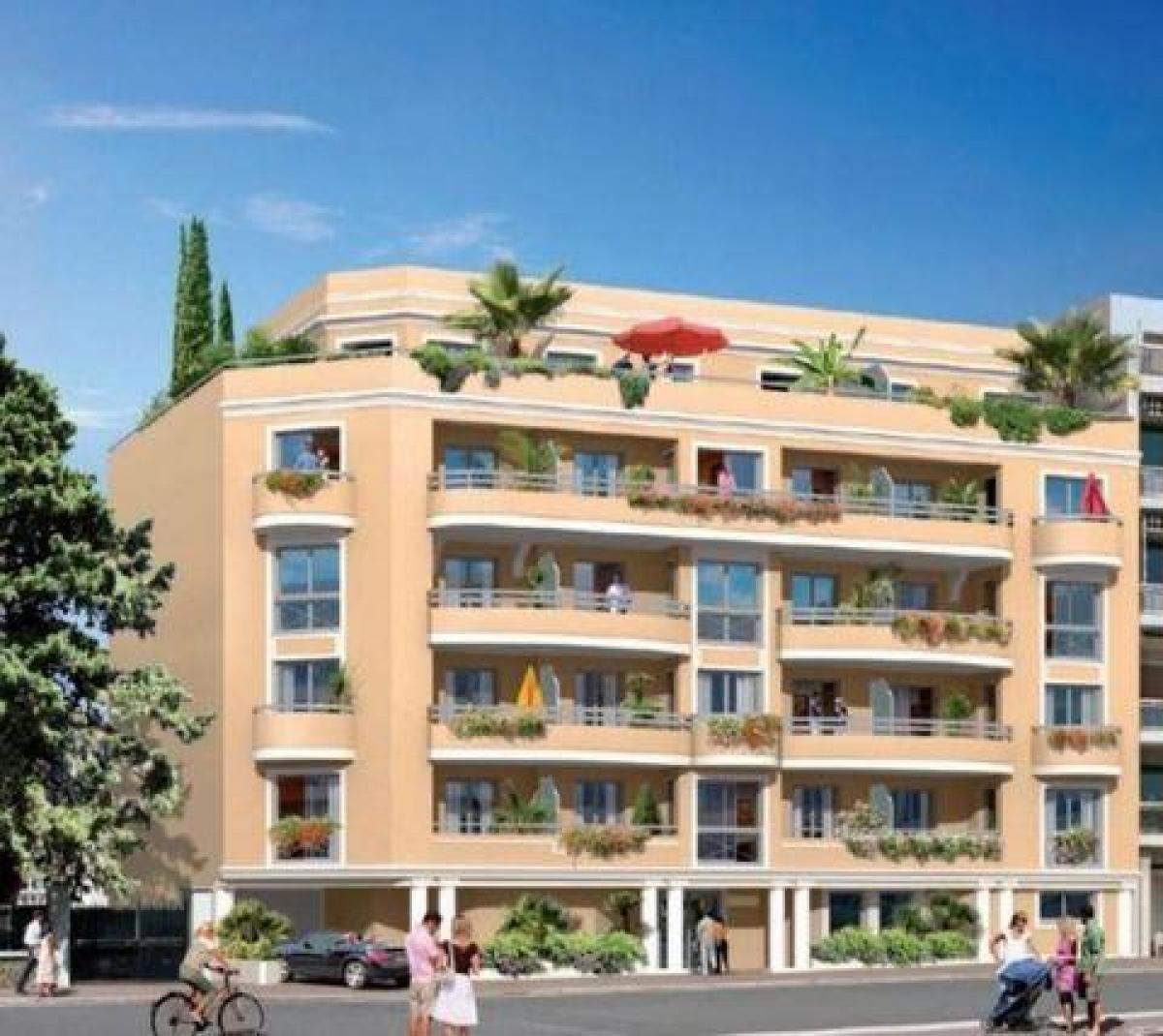 Picture of Condo For Sale in Juan Les Pins, Provence-Alpes-Cote d'Azur, France