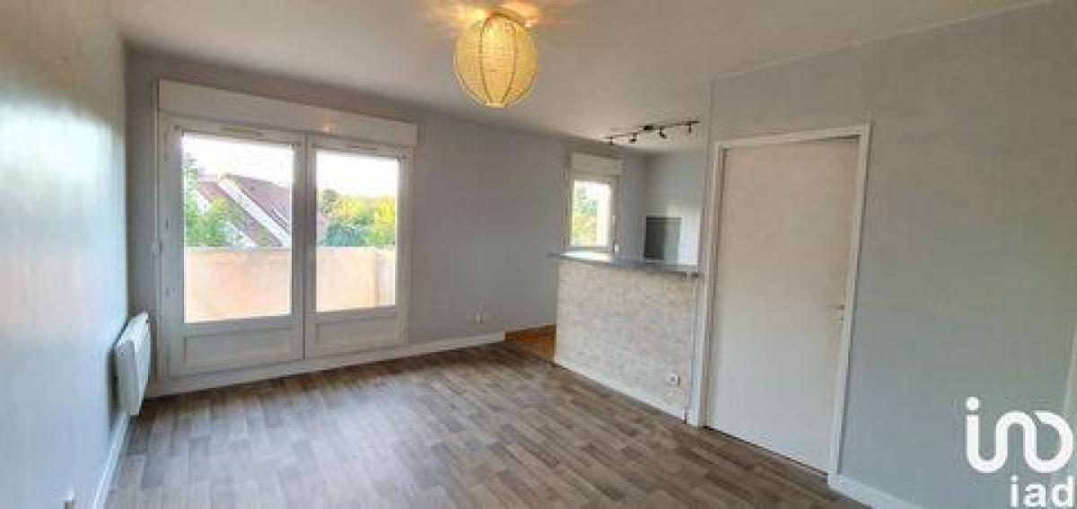 Picture of Apartment For Sale in Chambly, Picardie, France