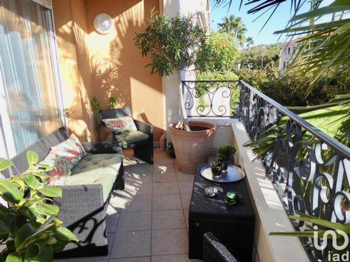Picture of Condo For Sale in SANARY SUR MER, Cote d'Azur, France