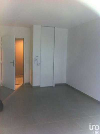 Condo For Sale in Cenon, France