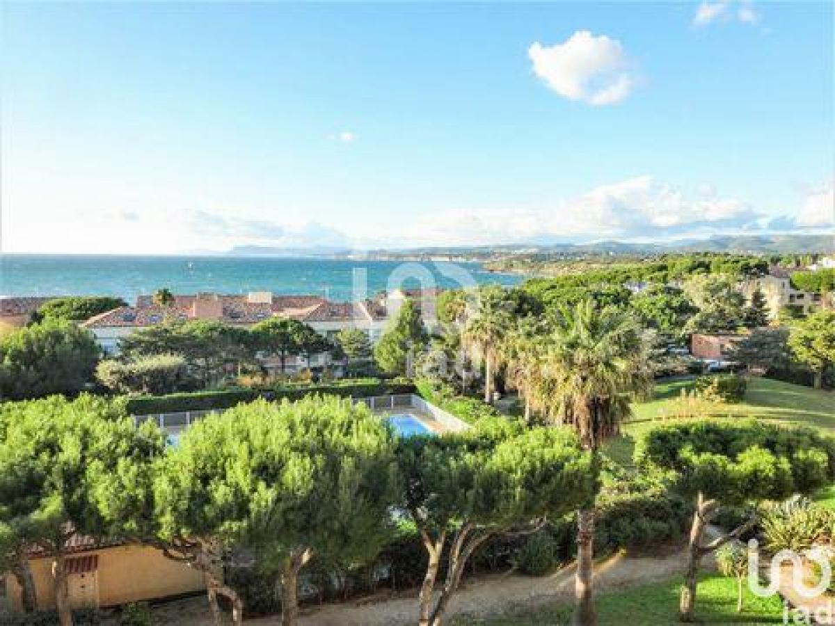 Picture of Condo For Sale in SIX FOURS LES PLAGES, Cote d'Azur, France