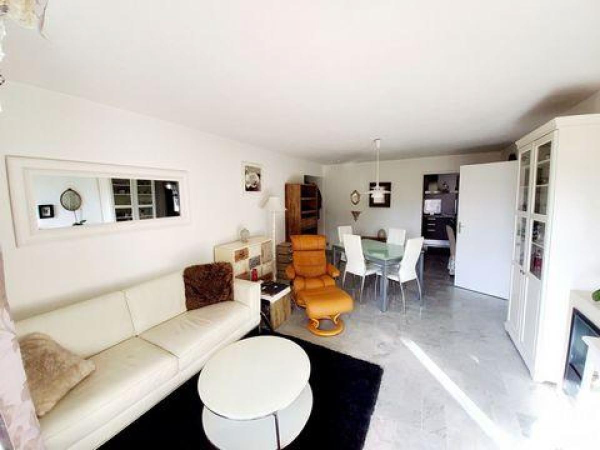 Picture of Condo For Sale in Cavalaire Sur Mer, Cote d'Azur, France
