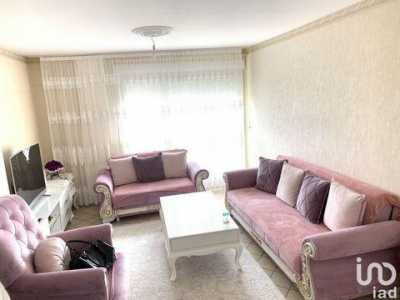 Condo For Sale in Chauny, France