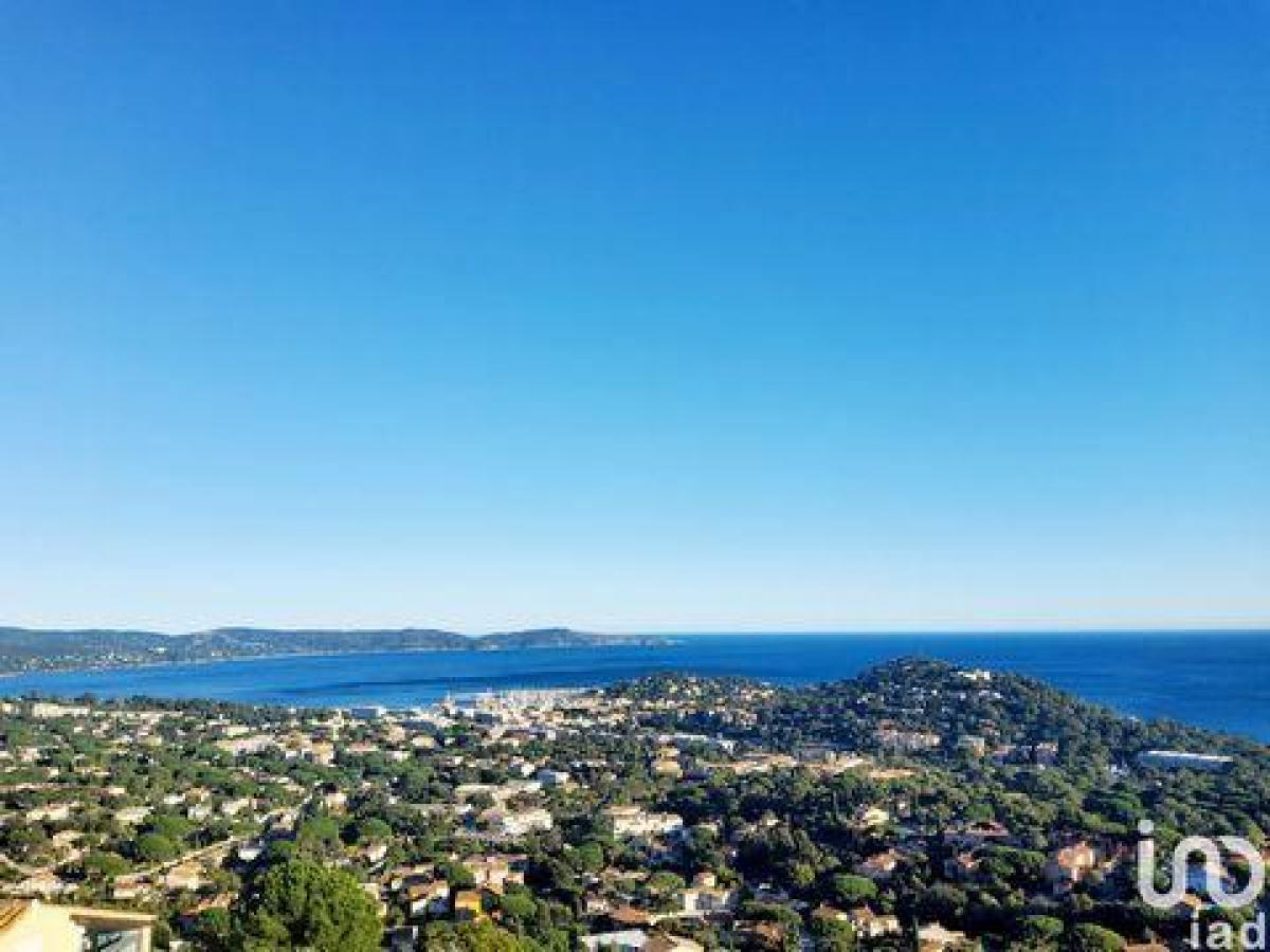 Picture of Condo For Sale in Cavalaire Sur Mer, Cote d'Azur, France