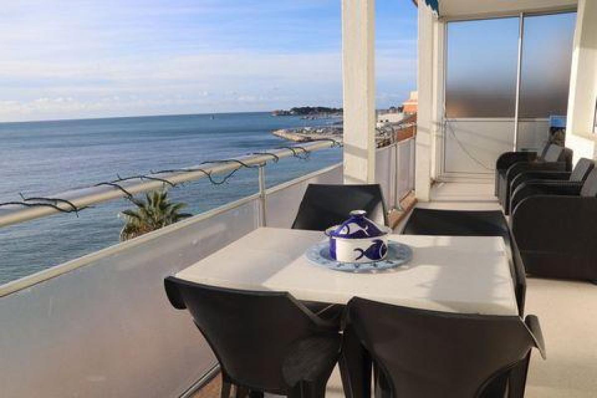 Picture of Condo For Sale in Bandol, Cote d'Azur, France