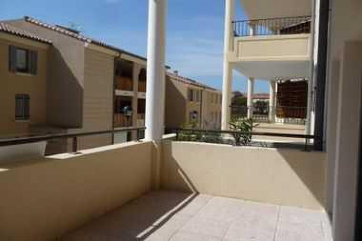 Picture of Condo For Sale in Uzes, Languedoc Roussillon, France
