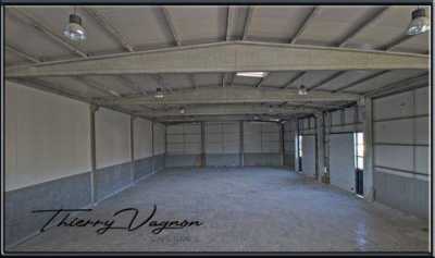 Office For Sale in Mondragon, France