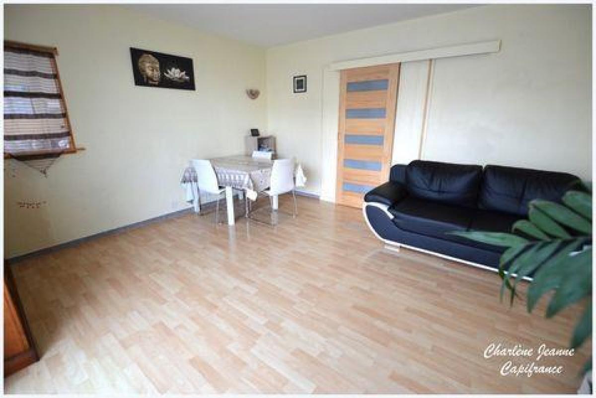 Picture of Condo For Sale in Les Mureaux, Picardie, France