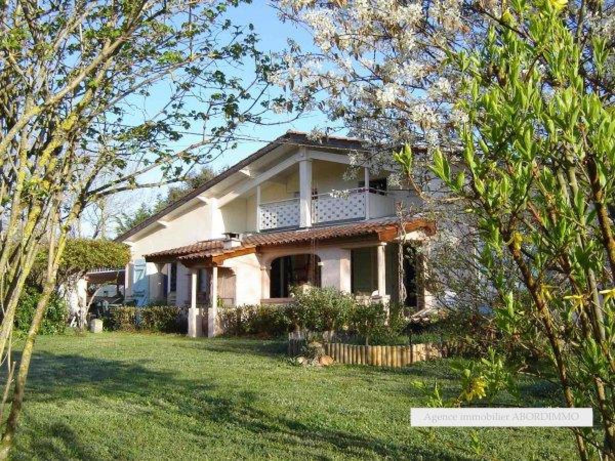 Picture of Villa For Sale in Valeyrac, Aquitaine, France