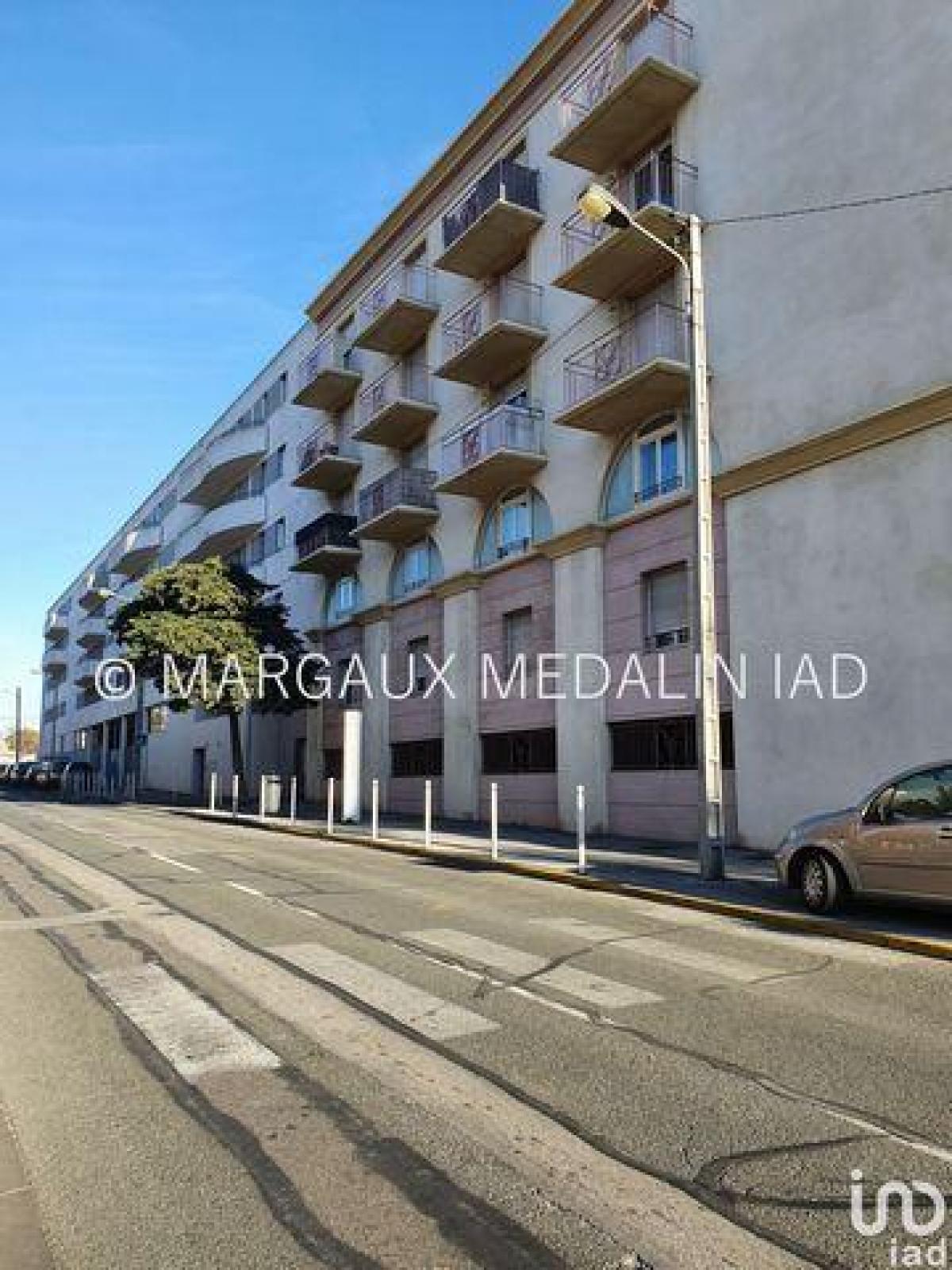 Picture of Apartment For Sale in Toulon, Provence-Alpes-Cote d'Azur, France