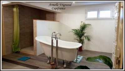 Condo For Sale in Houdan, France