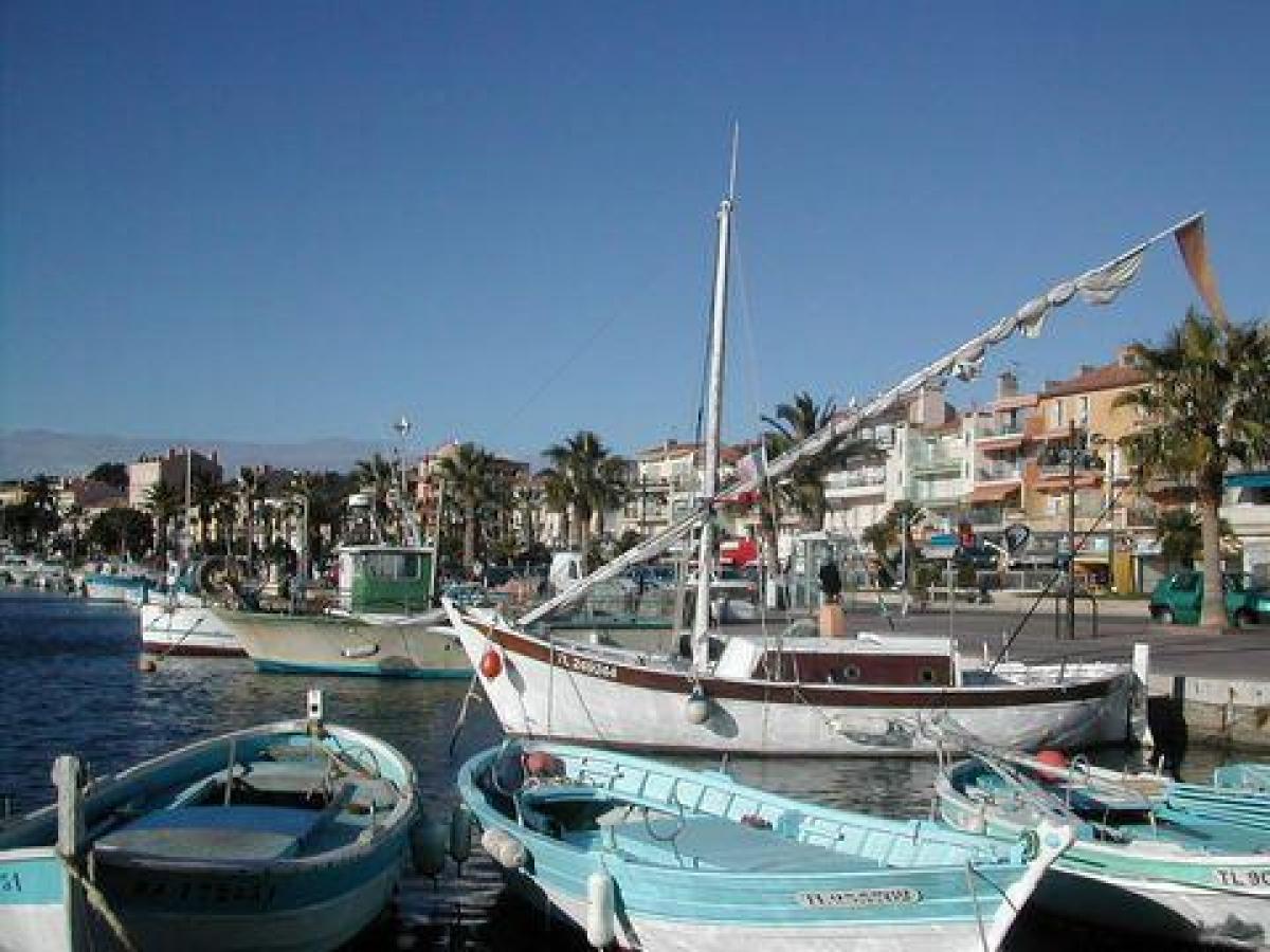 Picture of Condo For Sale in Bandol, Cote d'Azur, France