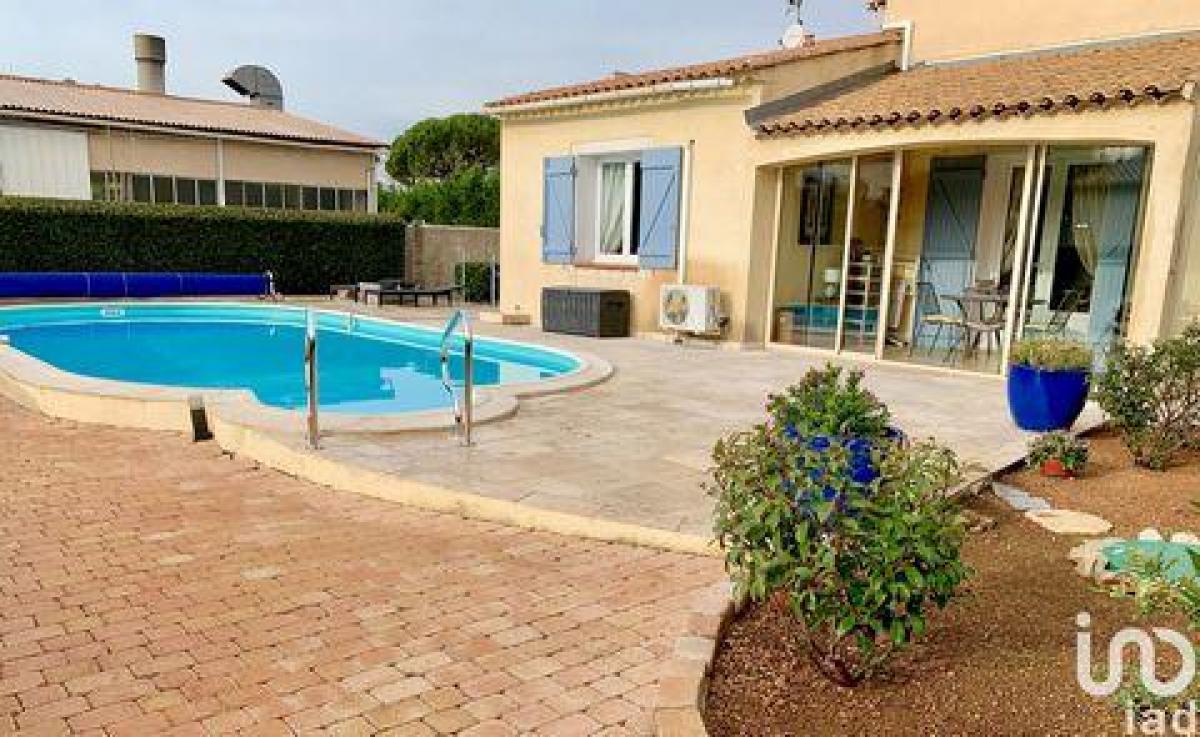 Picture of Condo For Sale in SANARY SUR MER, Cote d'Azur, France