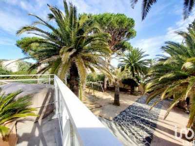 Condo For Sale in Cavalaire Sur Mer, France
