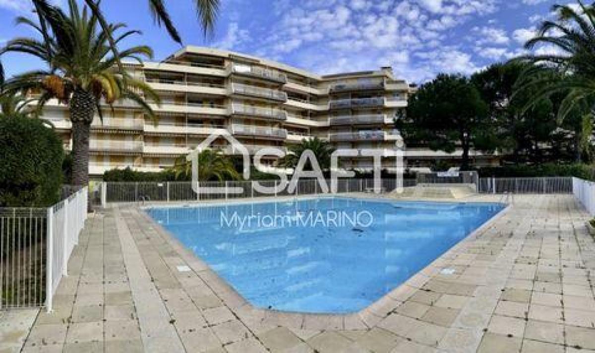 Picture of Apartment For Sale in Frejus, Cote d'Azur, France