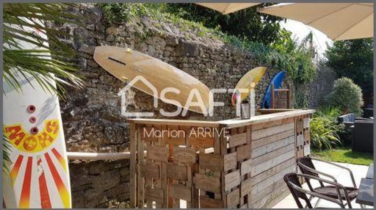 Picture of Office For Sale in Dinan, Bretagne, France