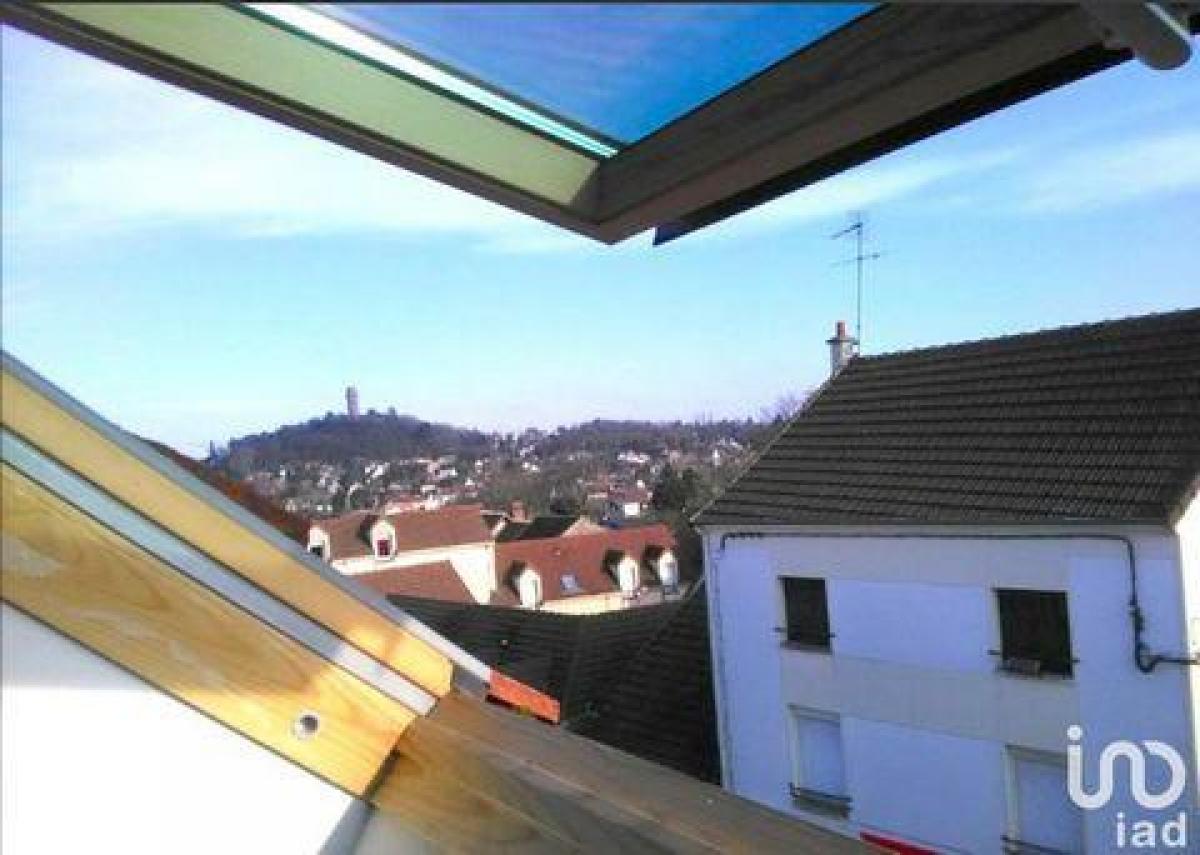 Picture of Apartment For Sale in Linas, Bretagne, France