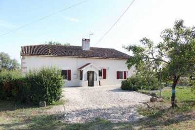 Farm For Sale in Bazas, France