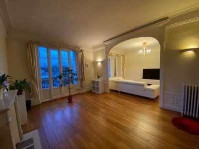 Condo For Sale in Chantilly, France