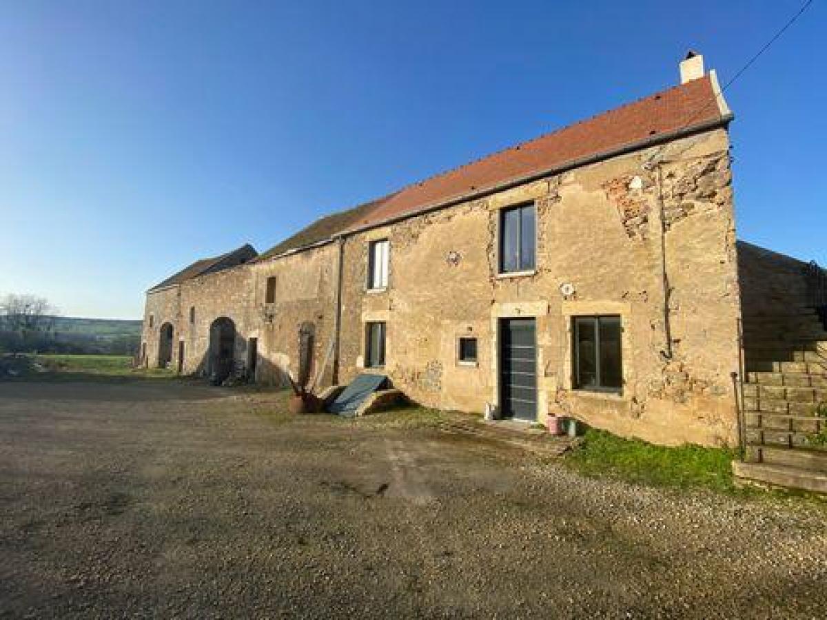 Picture of Farm For Sale in Avallon, Bourgogne, France