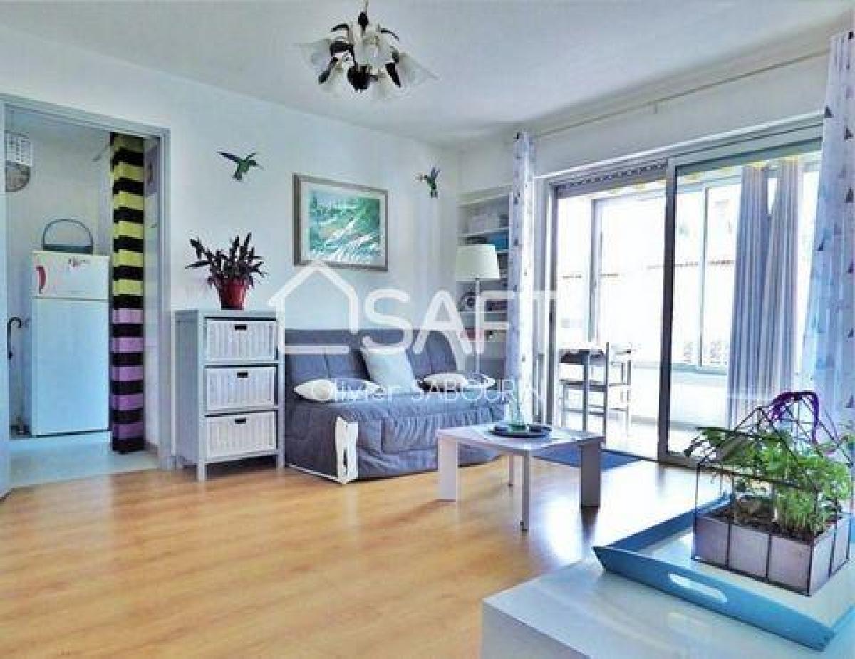 Picture of Apartment For Sale in Frejus, Cote d'Azur, France