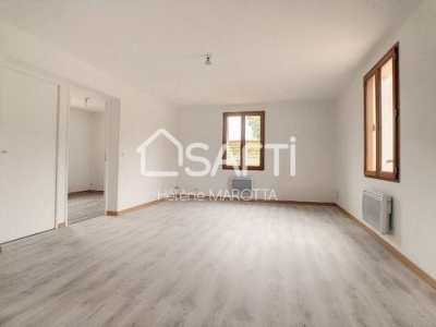 Apartment For Sale in Bornel, France