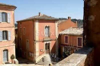 Condo For Sale in Gordes, France