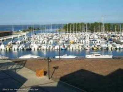 Condo For Sale in Hourtin, France