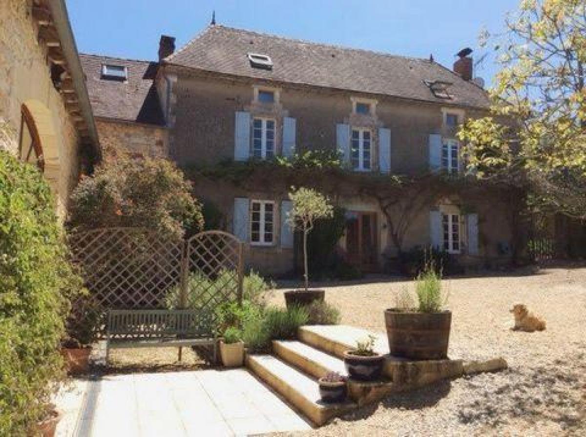 Picture of Retail For Sale in Gourdon, Auvergne, France