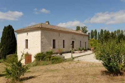 Retail For Sale in Beauville, France