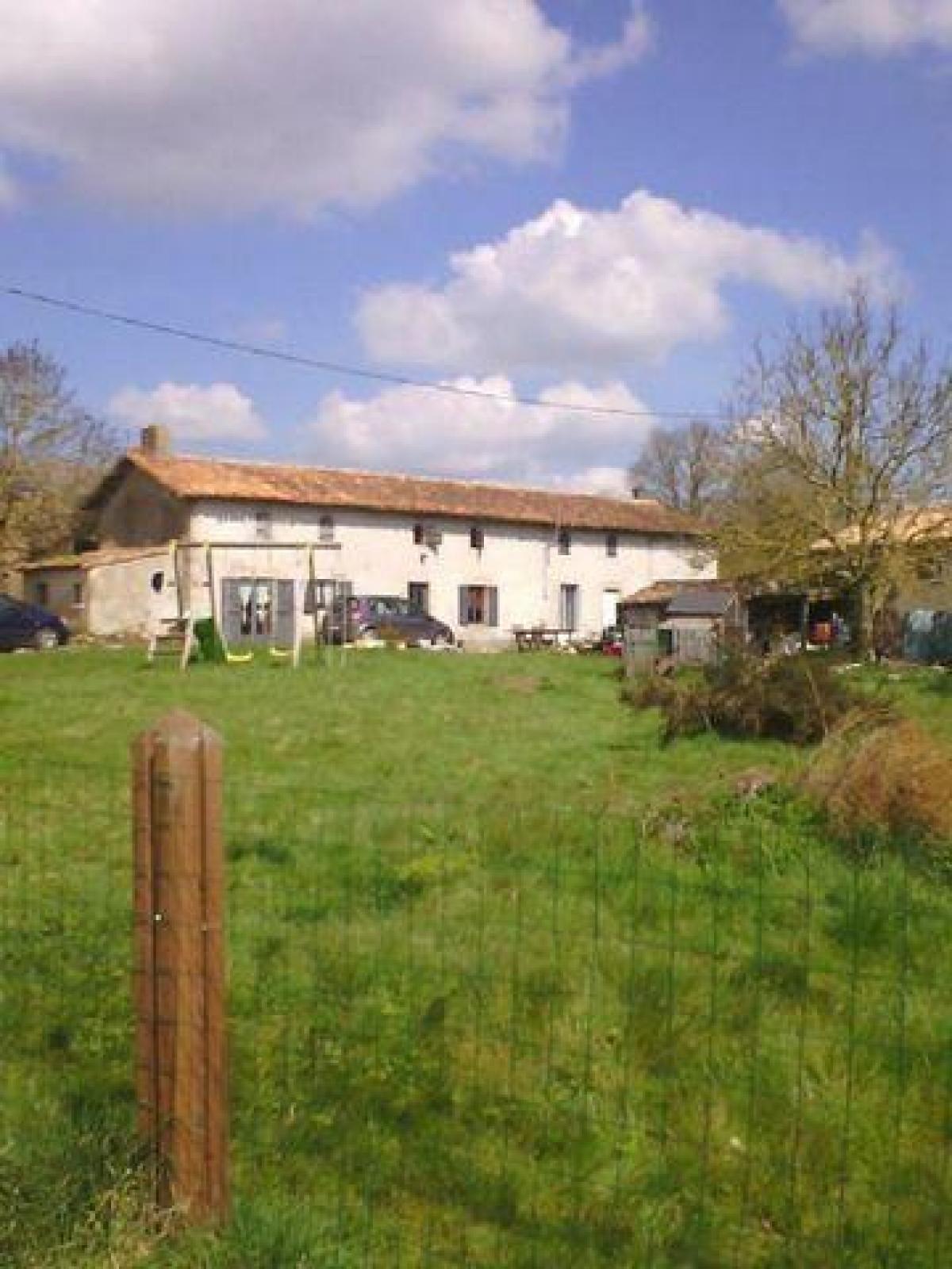 Picture of Farm For Sale in Amailloux, Poitou Charentes, France