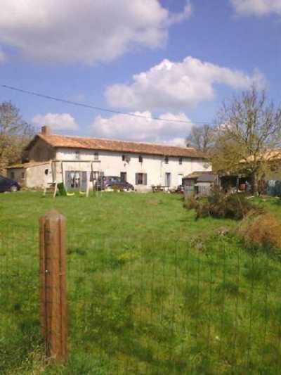 Farm For Sale in Amailloux, France